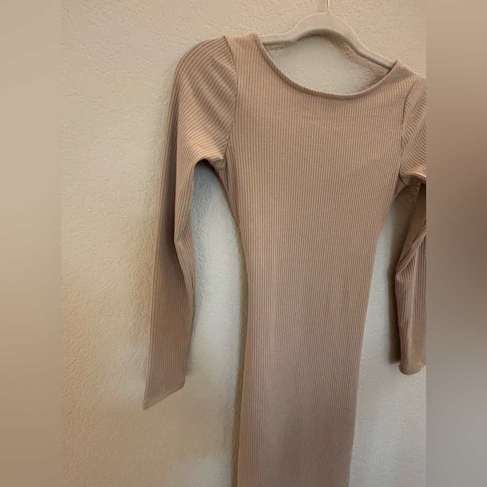 ASTR cross back long sleeve ribbed dress - Picture 4 of 7